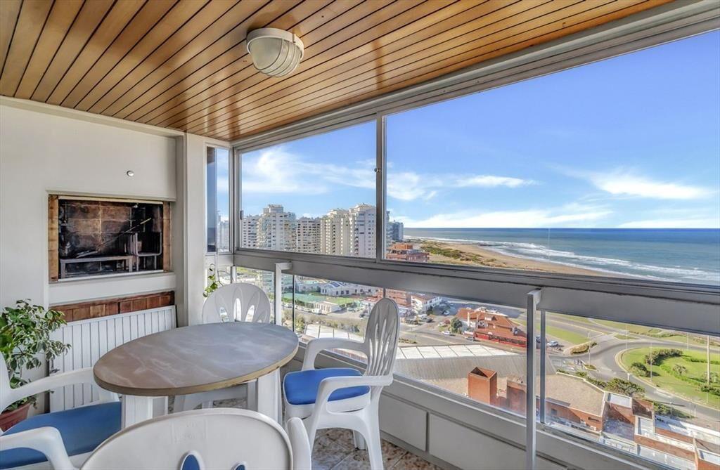 APARTAMENTO EN VENTA FRENTE AL MAR MANSA PISO ALTO