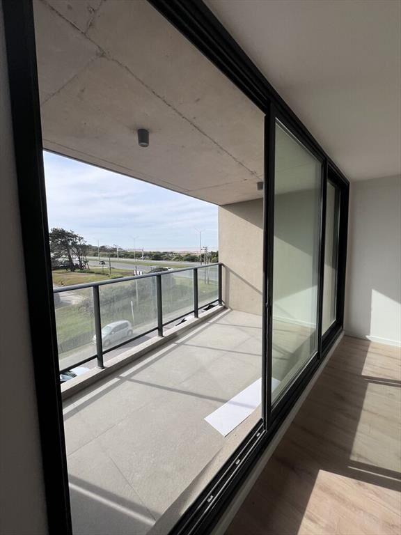 APARTAMENTO A ESTRENAR SOBRE RAMBLA COSTANERA