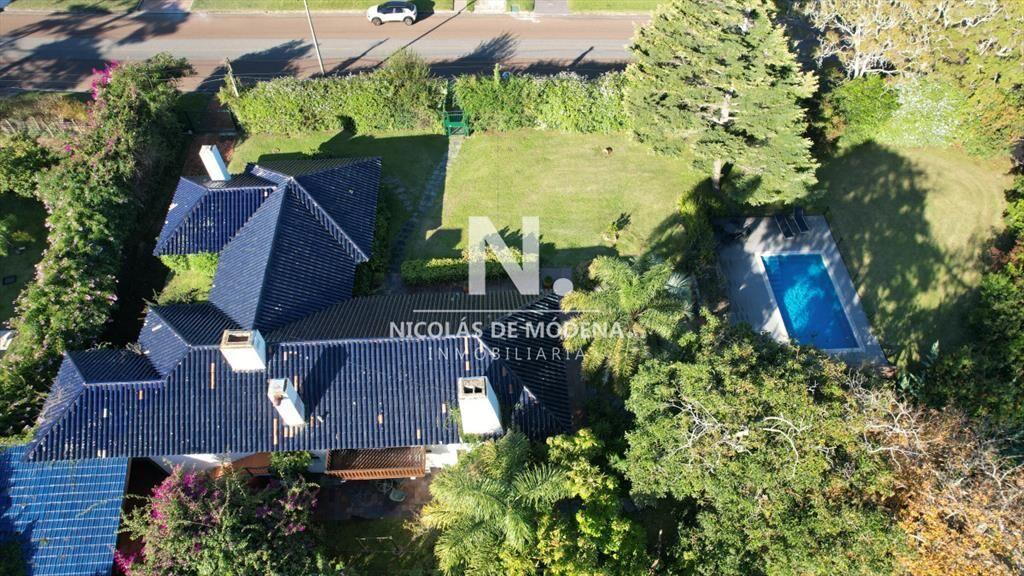 Espectacular casa en Playa Mansa, a metros del