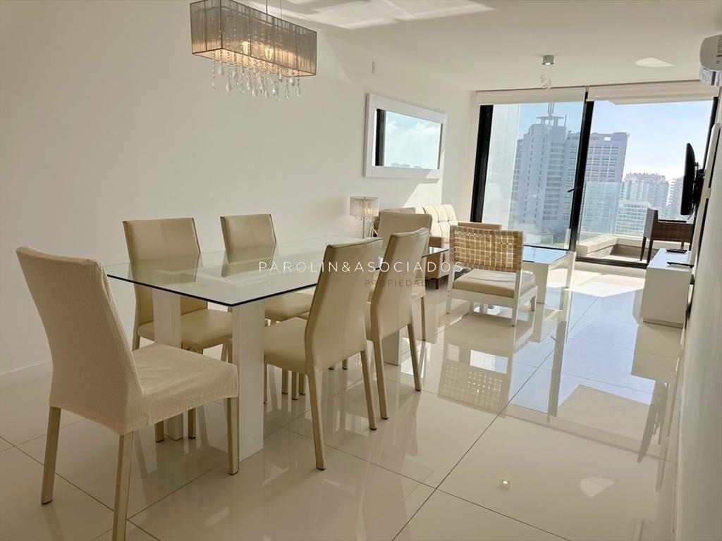 Apartamento de 2 dormitorios en edificio Artower,