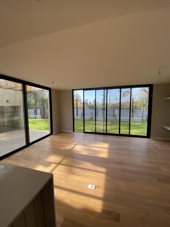 JARDINES DE ARECO: CASA DUPLEX A ESTRENAR