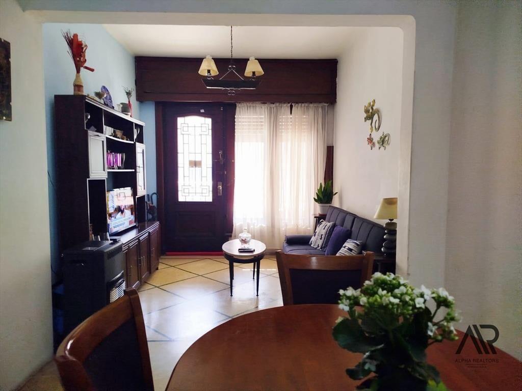 Casa en venta c/ cochera en Cordón
