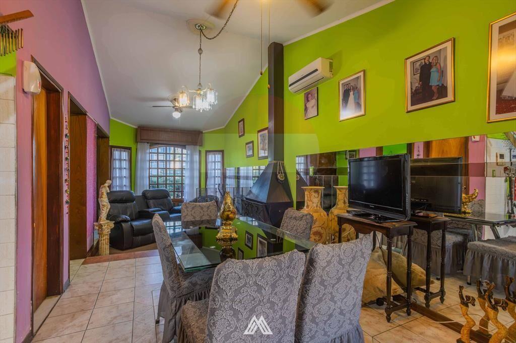Venta 2 casas en Maroñas con cochera y gran salón