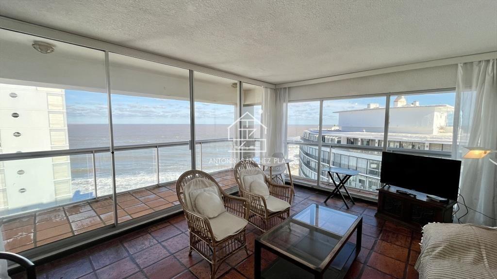 Apartamento 2 dormitorios Punta del Este vista a la Brava