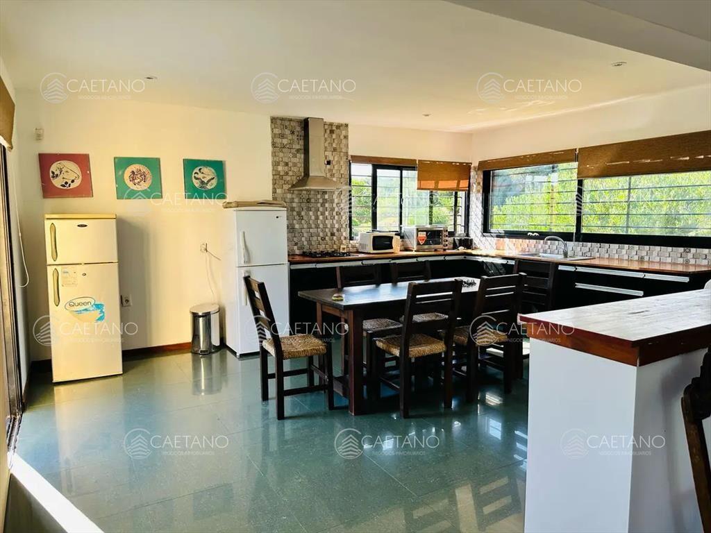 Venta casa tres dormitorios. Club Del Lago. Punta