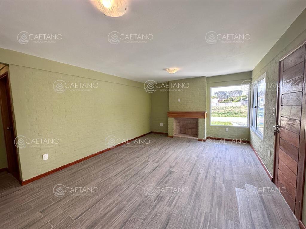 Venta casa - 2 Dormitorios 2 BaÃ±os + Parrillero - PiriÃ¡po