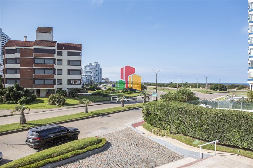 Vende departamento de 3 dormitorios en Ocean del