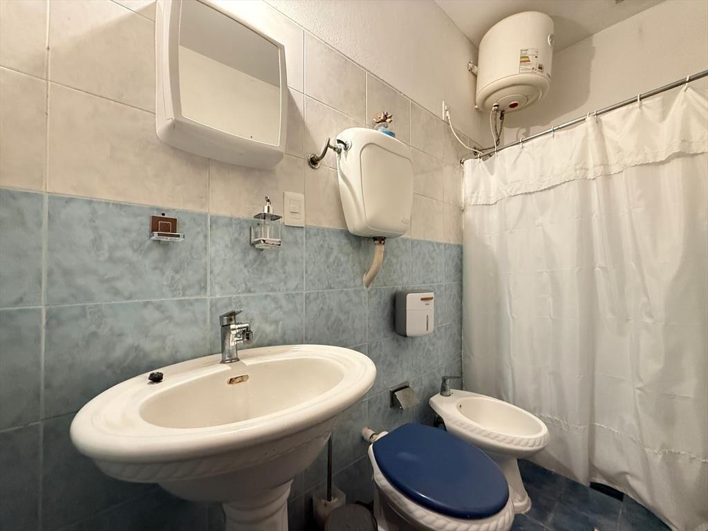 VENTA CASA MALVIN 4 DORM, BALCÓN, PATIO Y BARBACOA