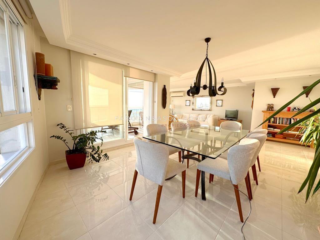 Apartamento en venta de 3 dormitorios en Tower,