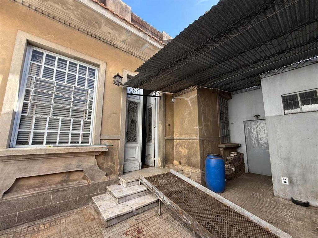 VENTA Casa a reciclar con local al frente, Buceo