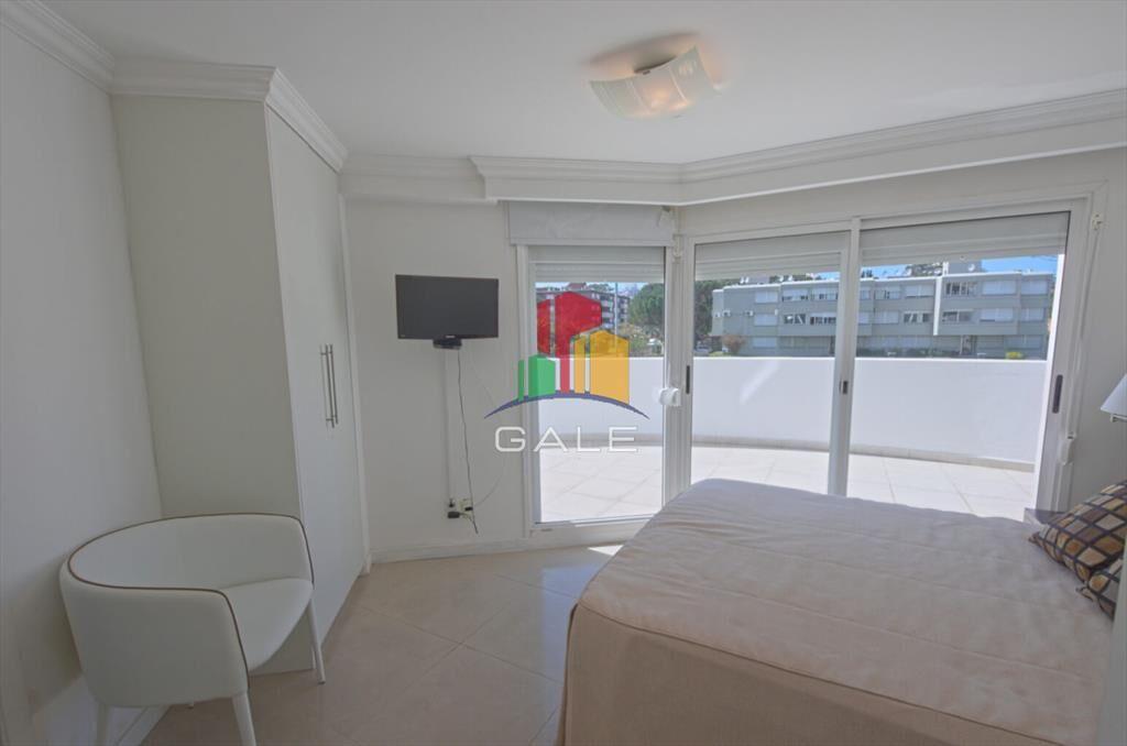 Apartamento en venta 3 dormitorios con parrillero