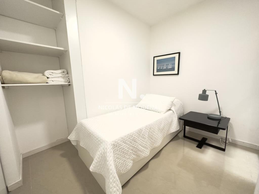 Apartamento de 3 dormitorios en alquiler Playa Brava