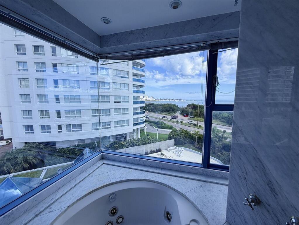 Venta apartamento de 3 dormitorios en suite - Punta del Est