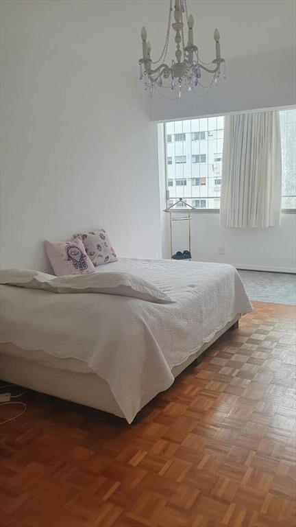 Venta Apartamento 4 dormitorios c/ 2 garajes Punta Carretas