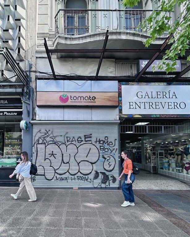 Local comercial 18 de julio y Julio Herrera y Obes