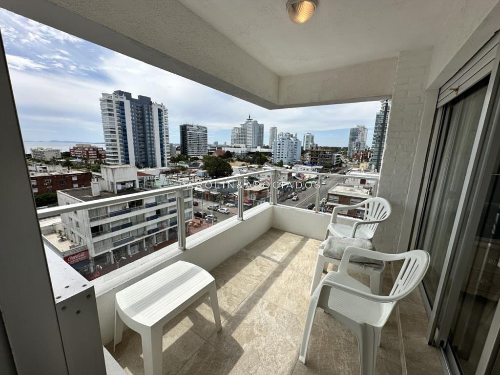 Espectacular apartamento en venta de 3 dormitorios en torre