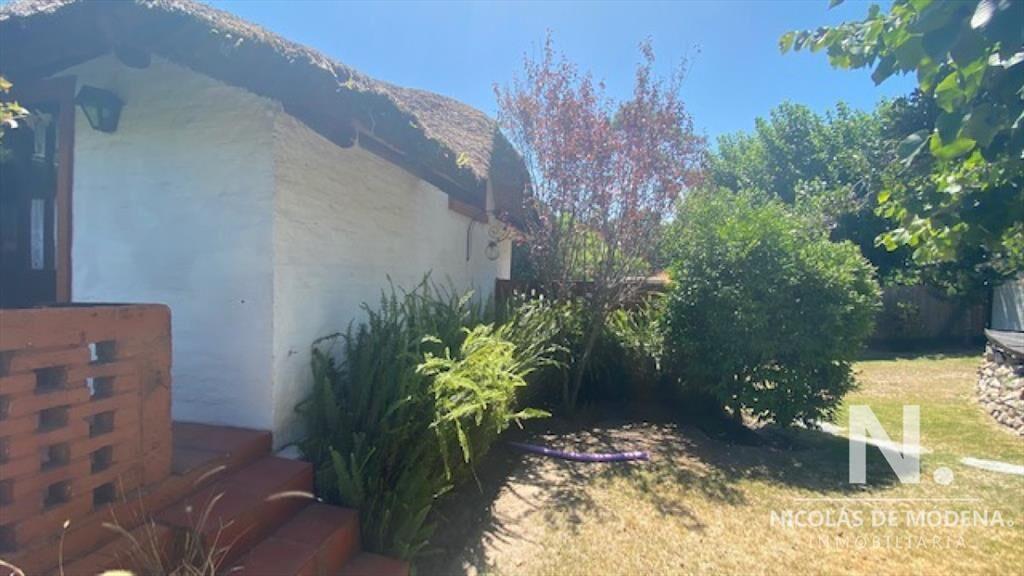 Casa en Pinares - Se acepta Permuta por Apartamento. Consul