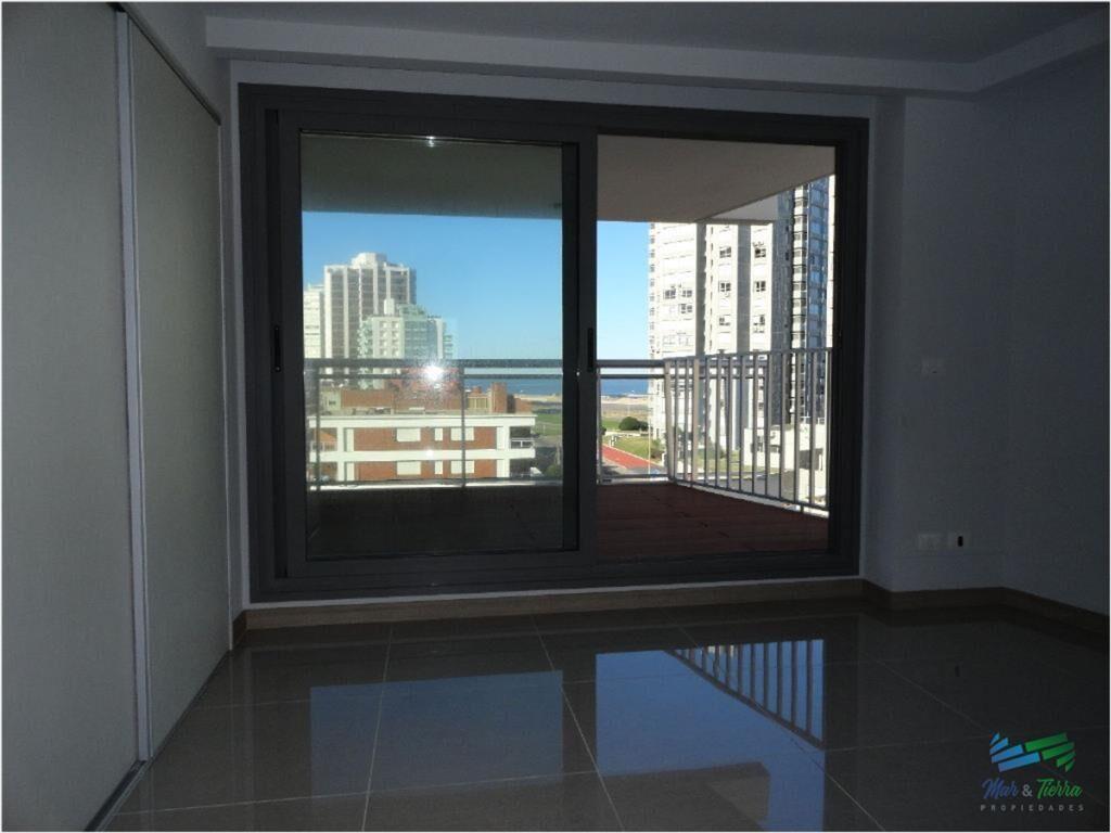 Apartamento en Brava, 2 dormitorios *