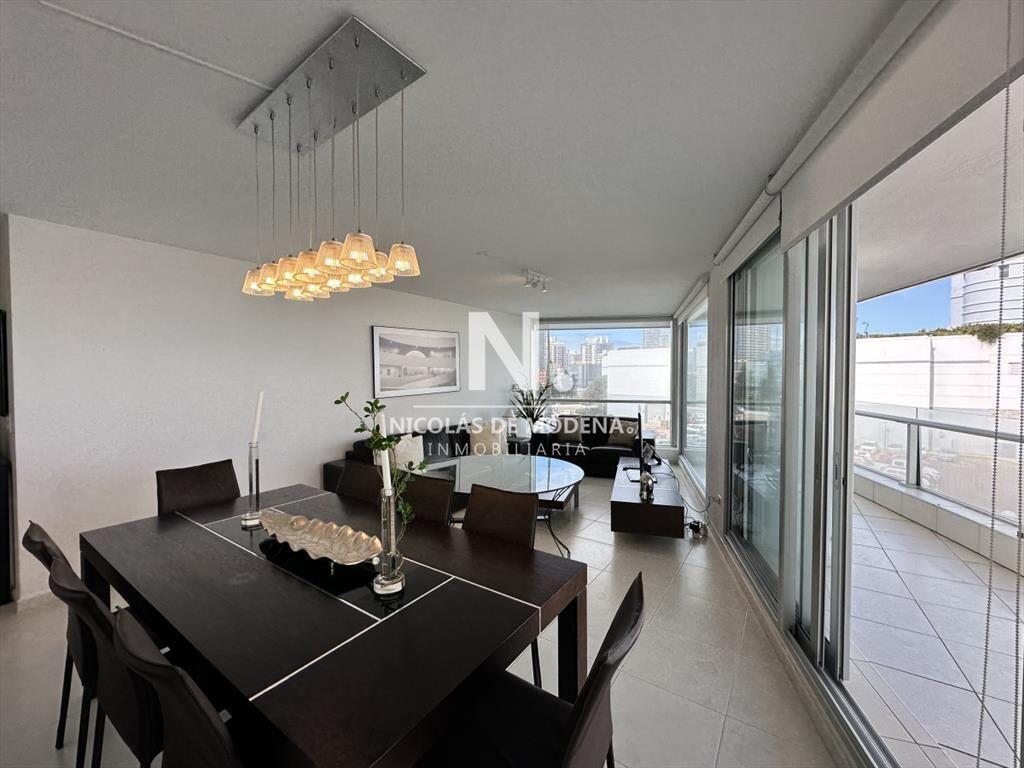 Vende apartamento de 3 dormitorios en Seasons del