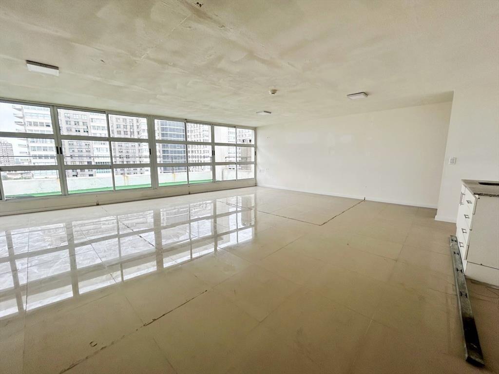 Alquiler - Oficina en 2 plantas, 180 m2 frente al Clínicas -