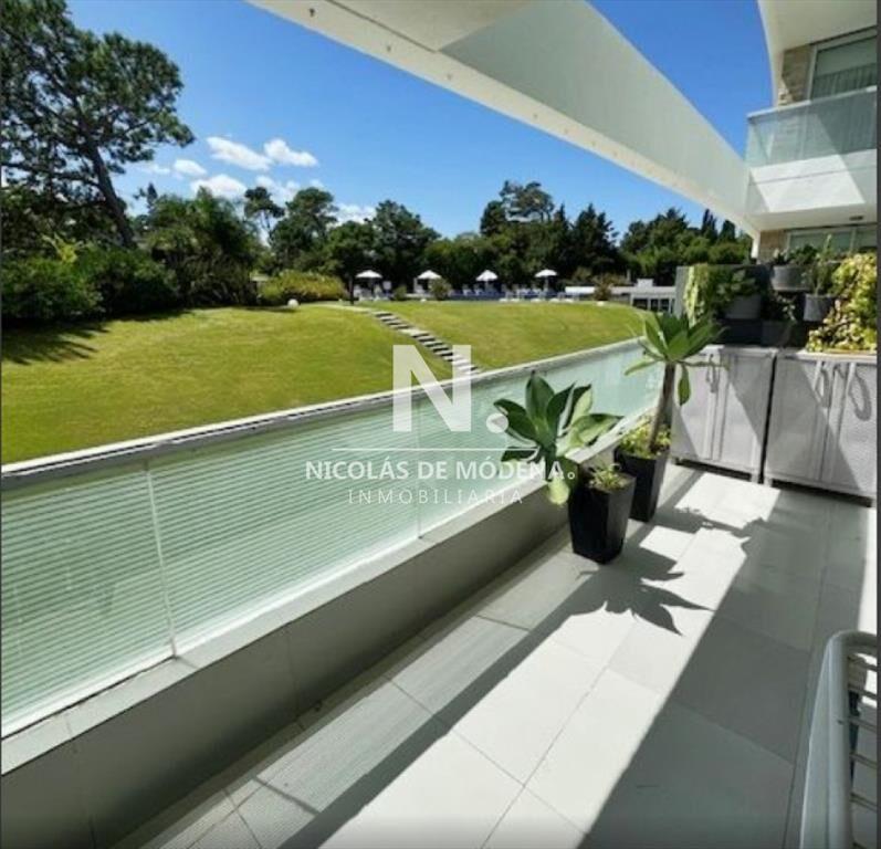 Vende magnífico apartamento en Mansa, Punta del