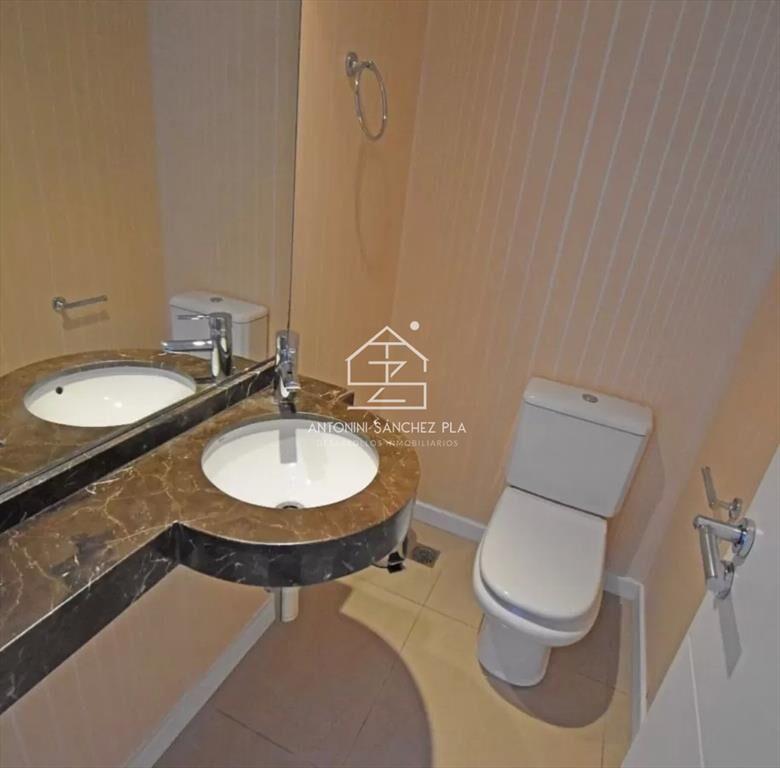 Departamento de 2 dormitorios con parrillero en venta en Ca