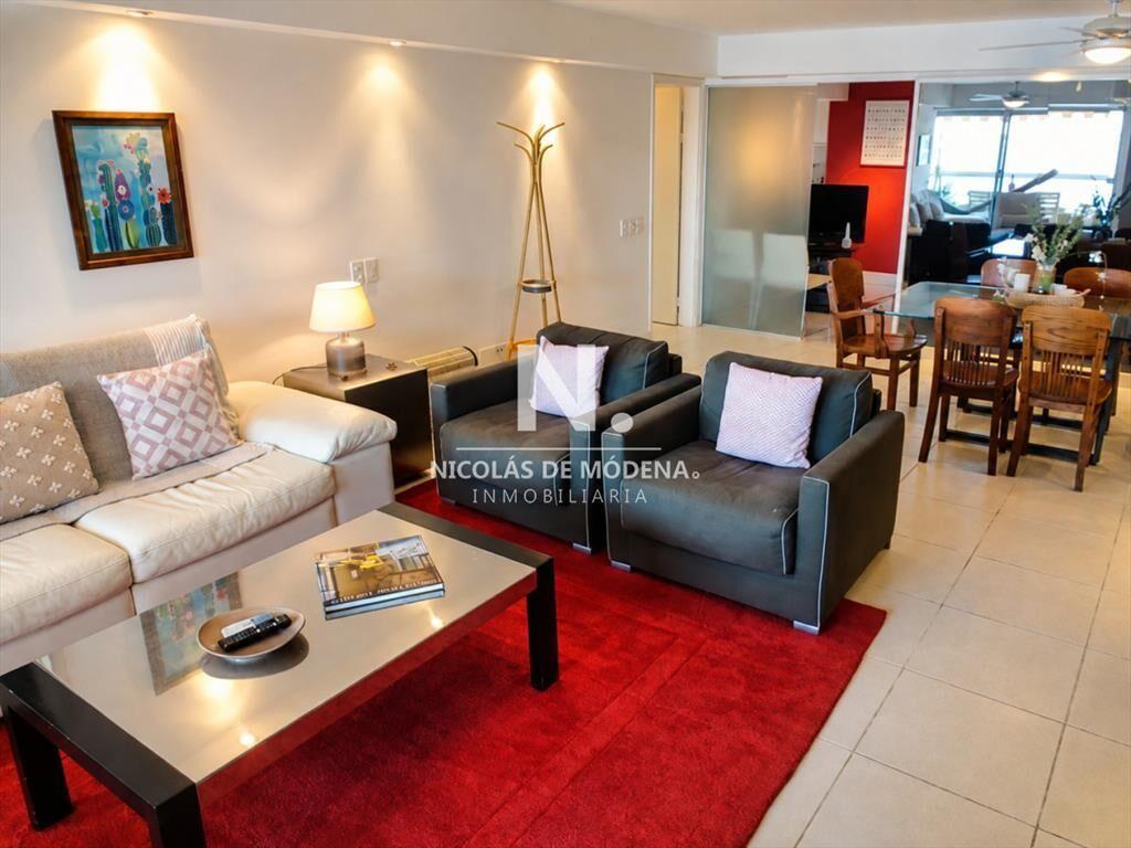 Oportunidad. Vende apartamento con hermosa vista al puerto,