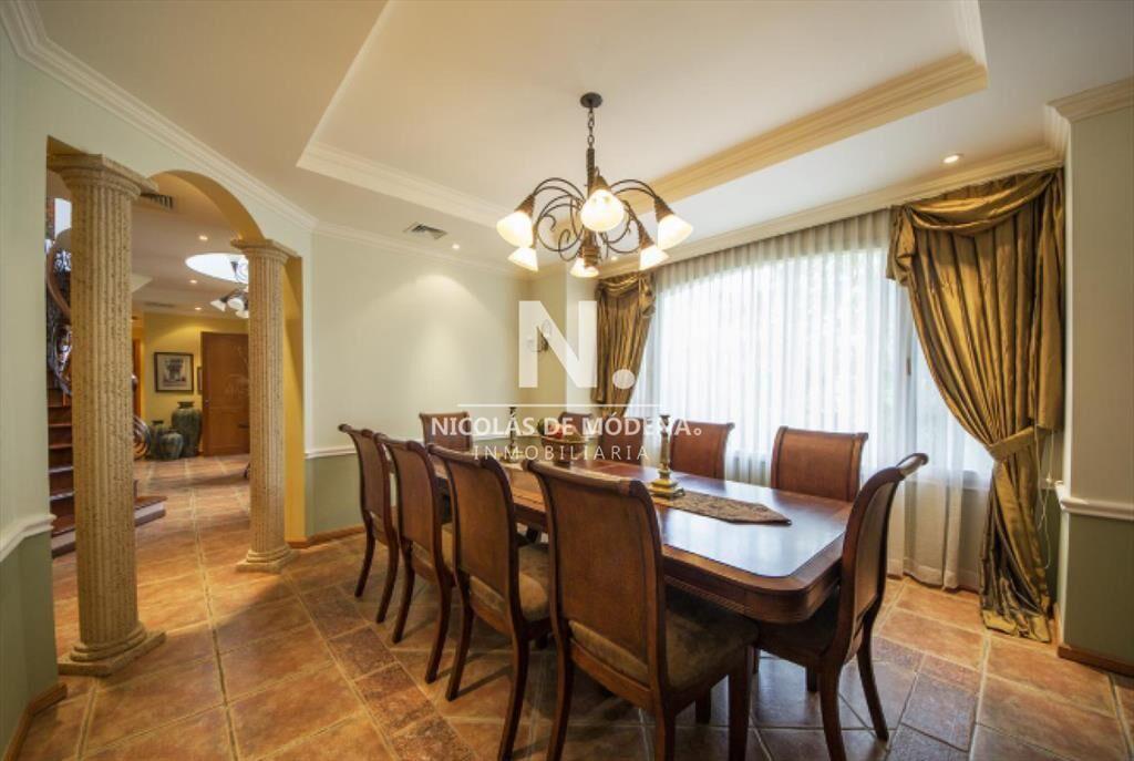 Casa en Beverly Hills de 4 Dormitorios en Punta