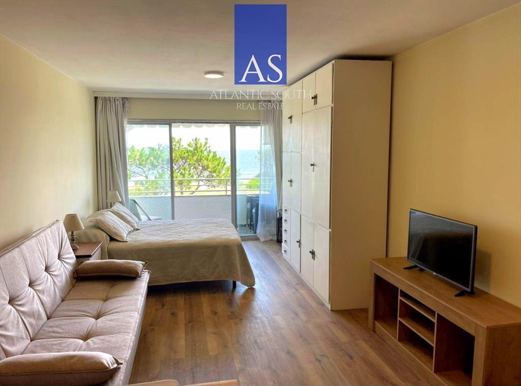 Loft monoambiente reciclado frente al mar con y