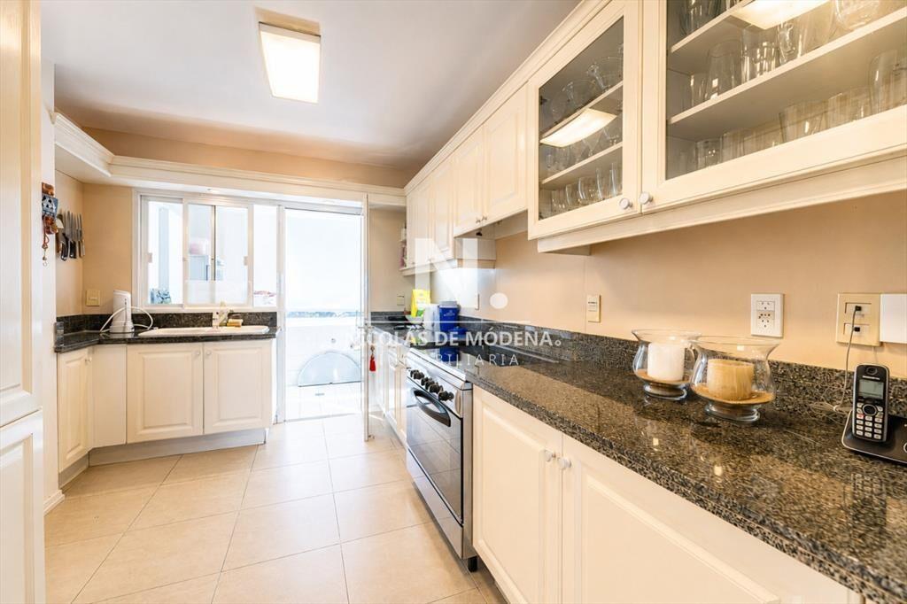 En venta apartamento de 3 dormitorios con vista