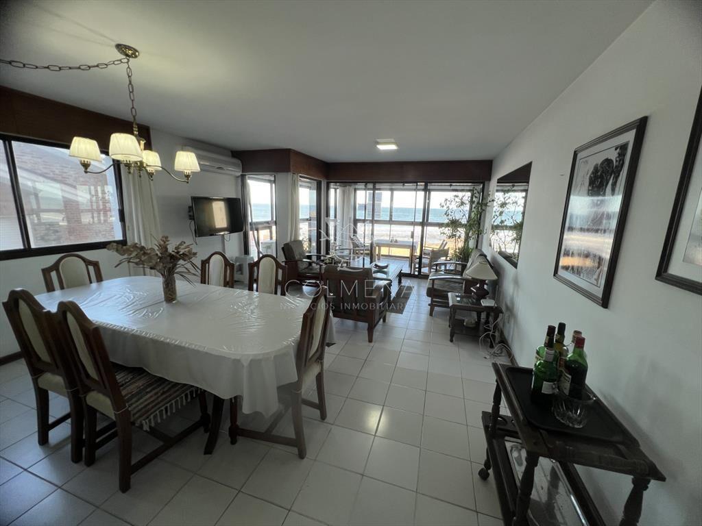 EXCELENTE OPORTUNIDAD! Apartamento de 3 frente al