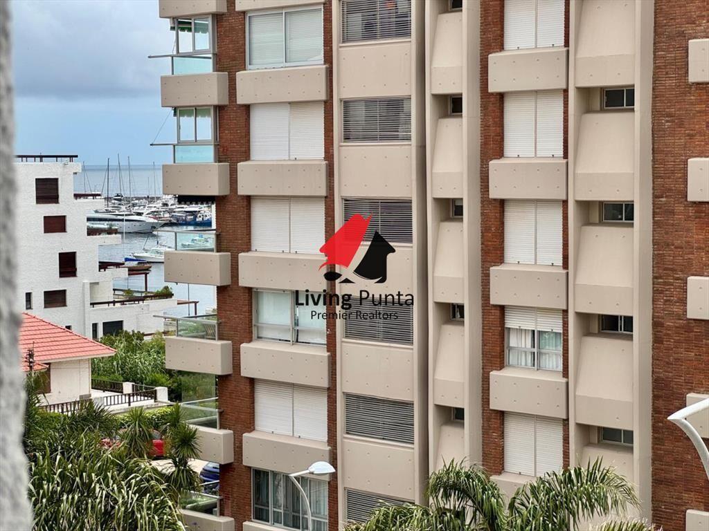 Apartamento de diseño en venta en un clásico de Punta del