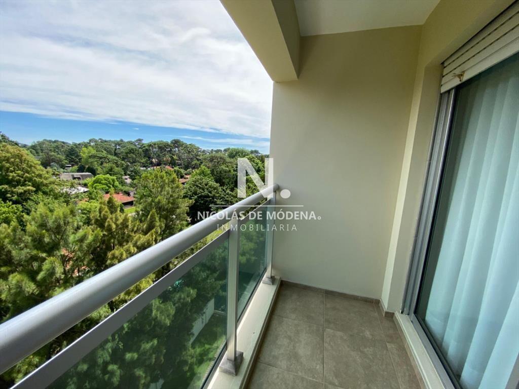 En venta departamento de 2 dormitorios en Punta