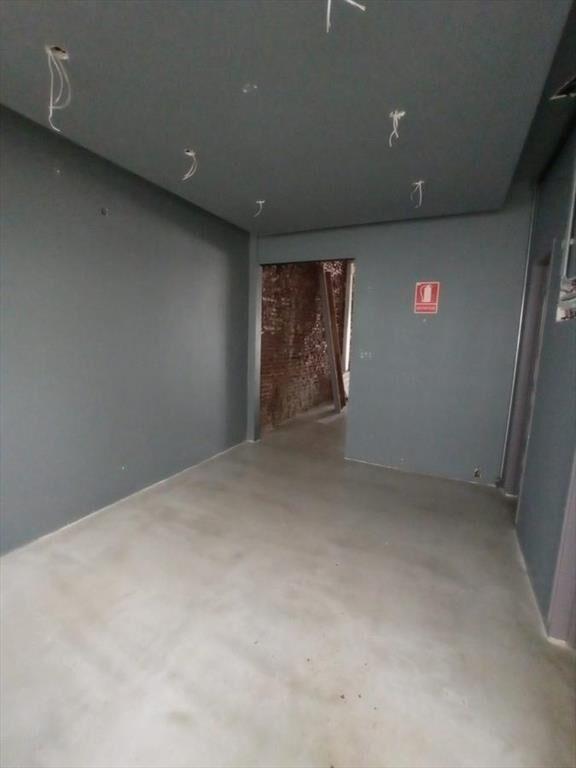 Sarandi y 33, 220 m2, doble altura, 7 mts de frente , nuevo