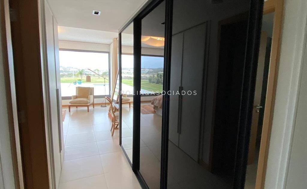 Apartamento en venta de 3 dormitorios en edificio