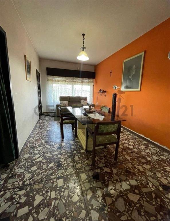 Venta 2 casas Peñarol,717 m2,multiples garajes.3 dormi,pa...