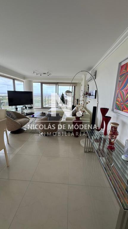 En venta apartamento de 3 dormitorios en Brava,