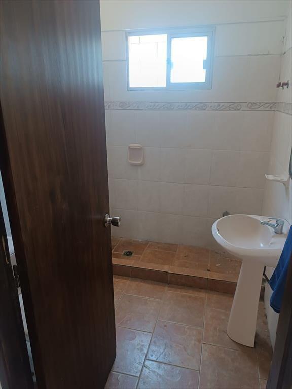 VENTA CASA 3 DORMITORIOS Y APTO PASO Carrasco