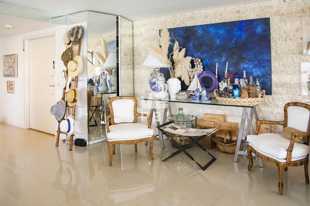Vende espectacular apartamento en Brava de 3 - /