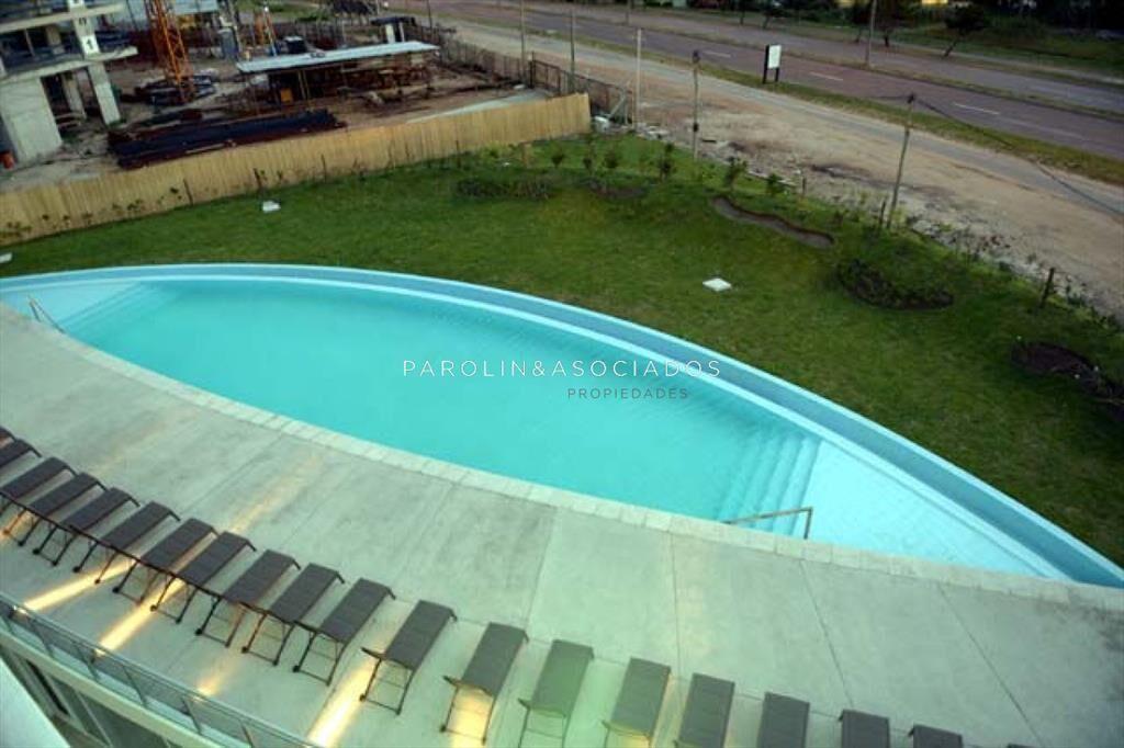 Departamento en Venta de 3 Dormitorios + en Torre