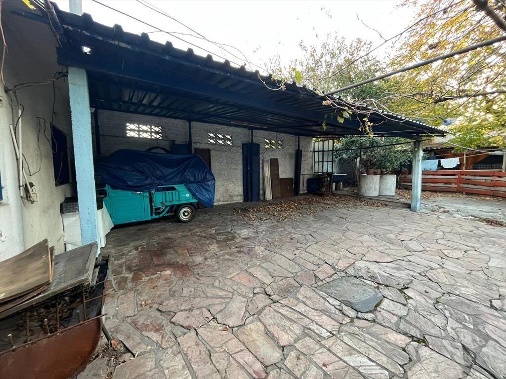 Gran casa de 10 ambientes, 4 baños, gran frente y fondo, es