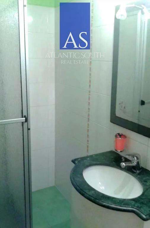 Casa 4 dormitorios con terreno jardines de zona