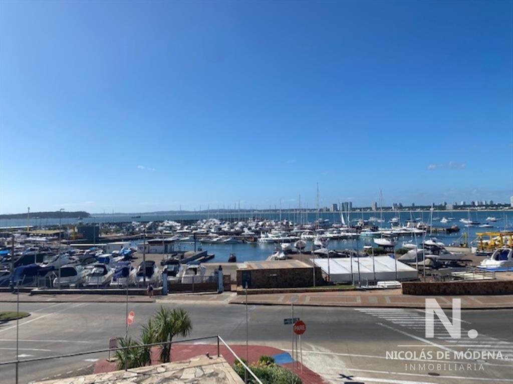 Apartamento frente al puerto - la vista es excelente - Codi