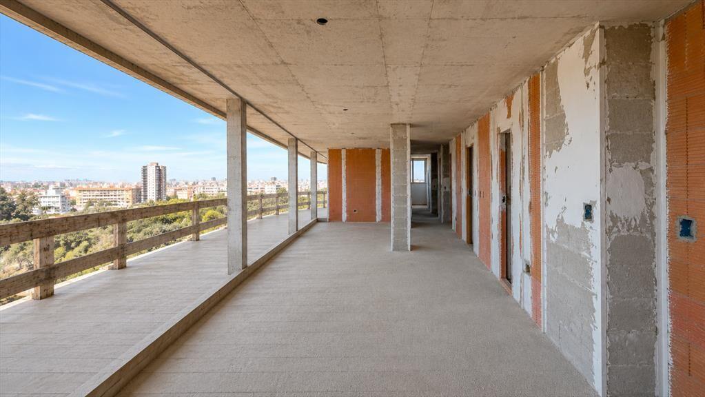 Venta de penthouse de 2 dormitorios en Parque Batlle. O2 To
