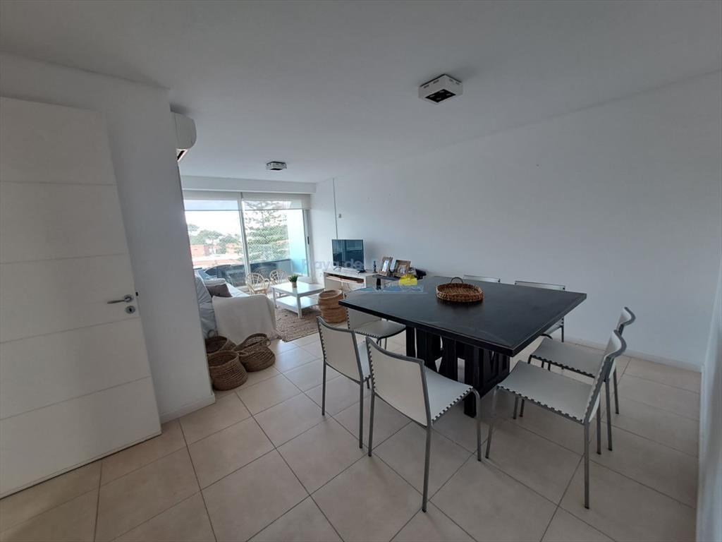 Vende departamento de 3 dormitorios y excelentes