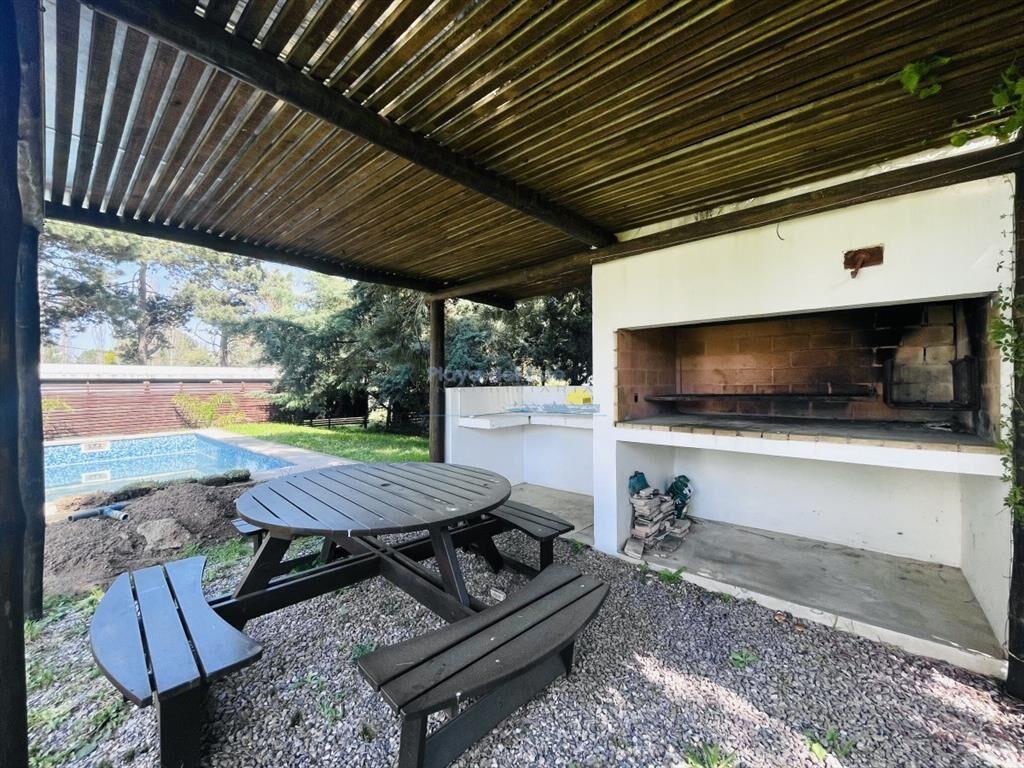 Muy Buena Casa de 5 Dormitorios y Piscina en del