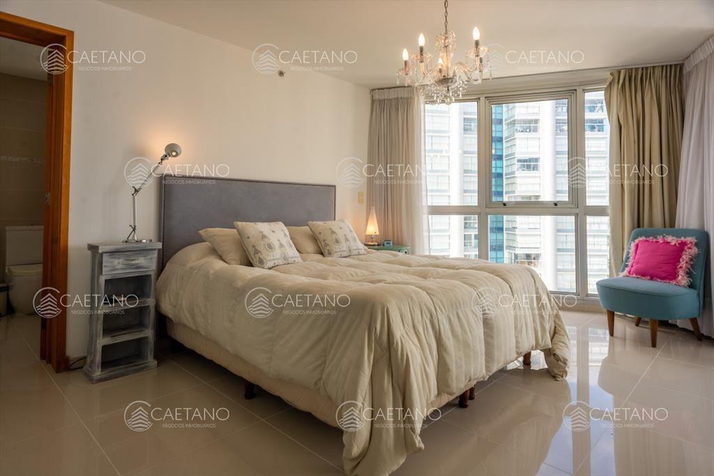 3 y dependencia Sunrise Tower, Piso Alto, Playa