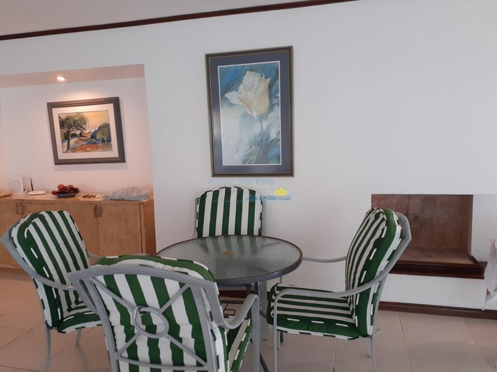 Apartamento en Venta de 3 dormitorios en Punta ,