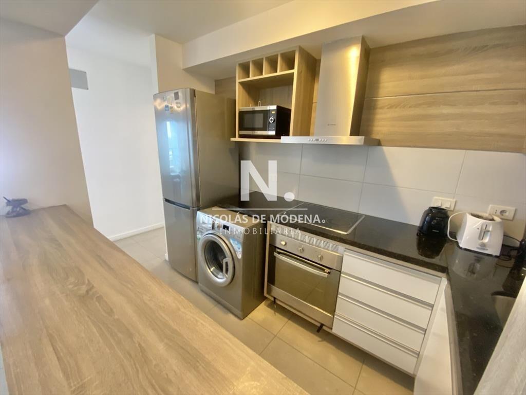 Vende apartamento de 2 dormitorios, con vista al