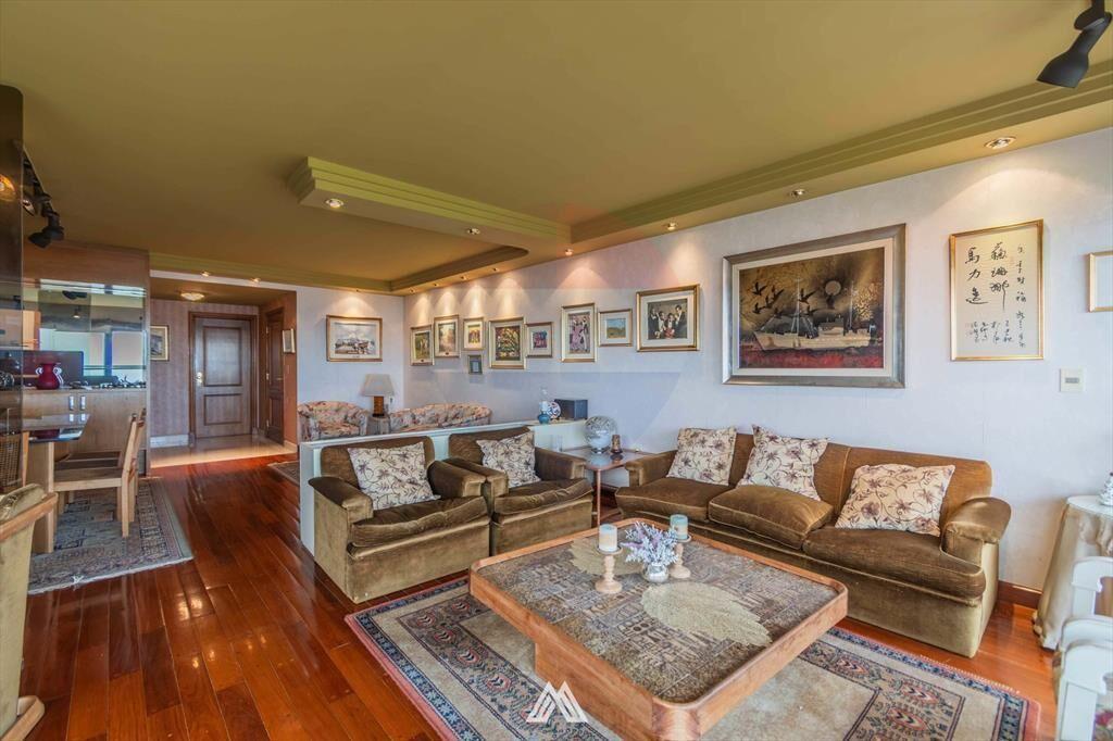VENTA, primera linea, 3 suites.